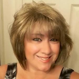 Meet your Posher, Leigh